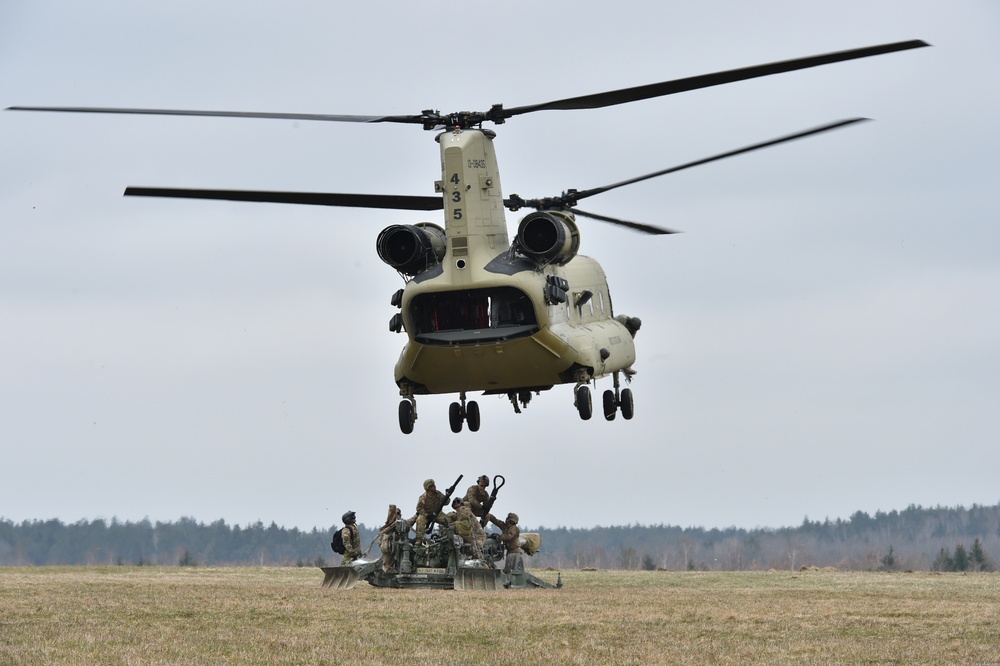 Field Artillery, 2CR, conducts sling load training with M777