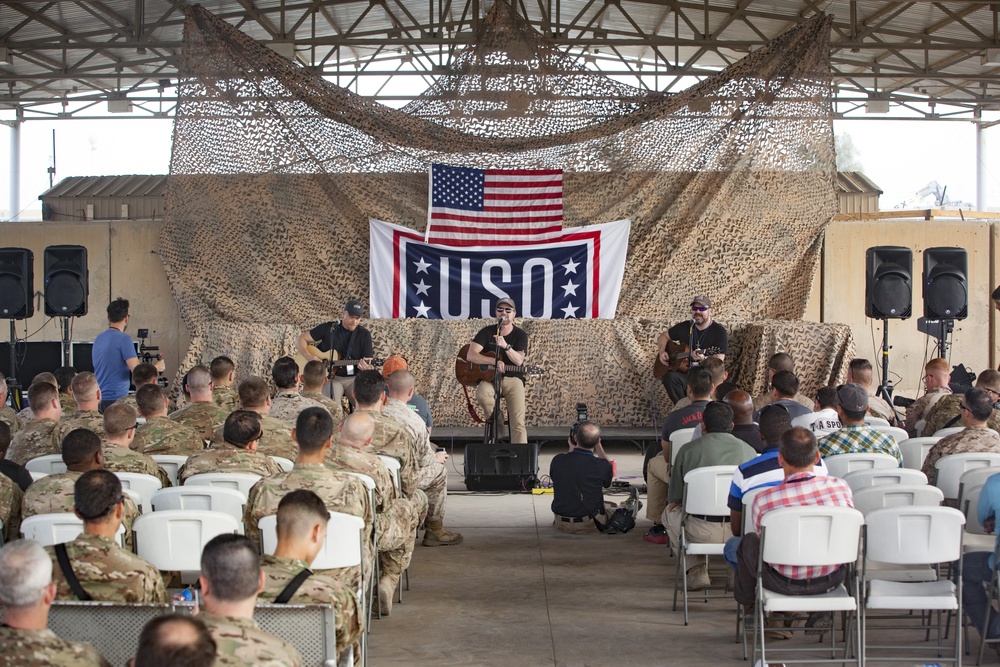 USO Tour visits Baghdad Diplomatic Support Center