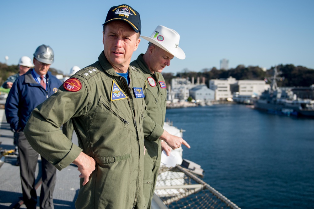 Vice Adm. Mike Shoemaker tours USS Ronald Reagan