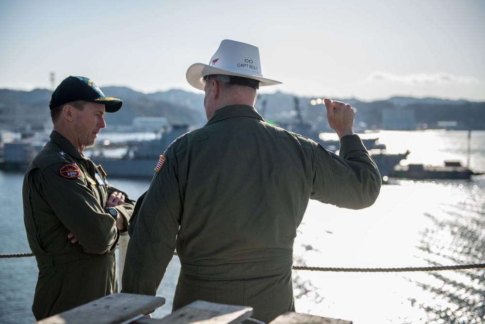 Vice Adm. Mike Shoemaker tours USS Ronald Reagan