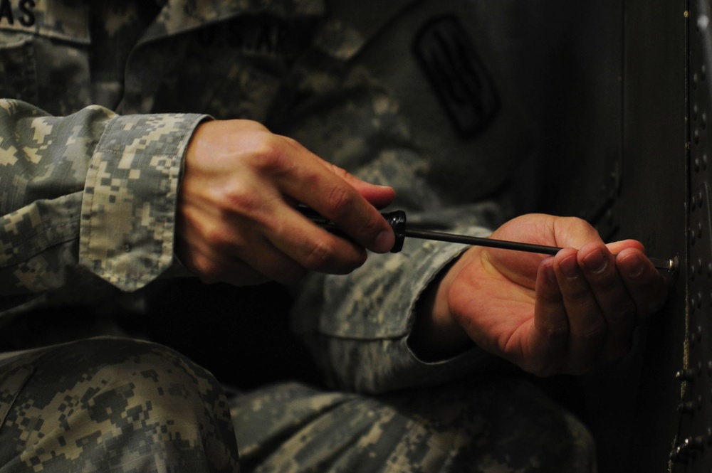 128th Avn. Bde. learn all things Apache