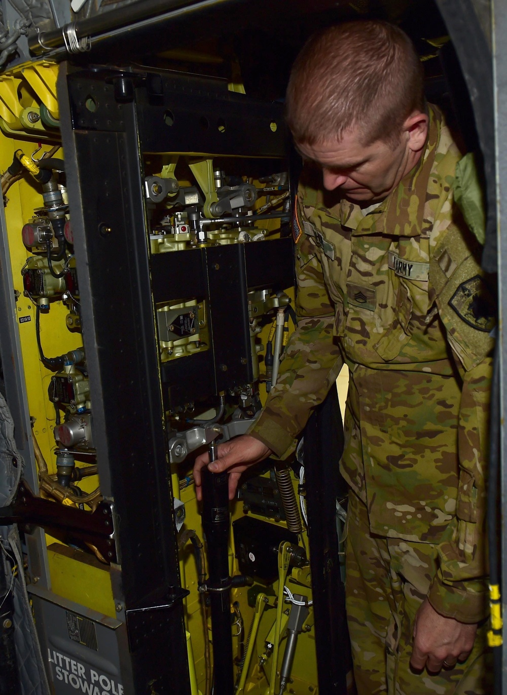 Chinook Soldiers: burning oil, turning wrenches