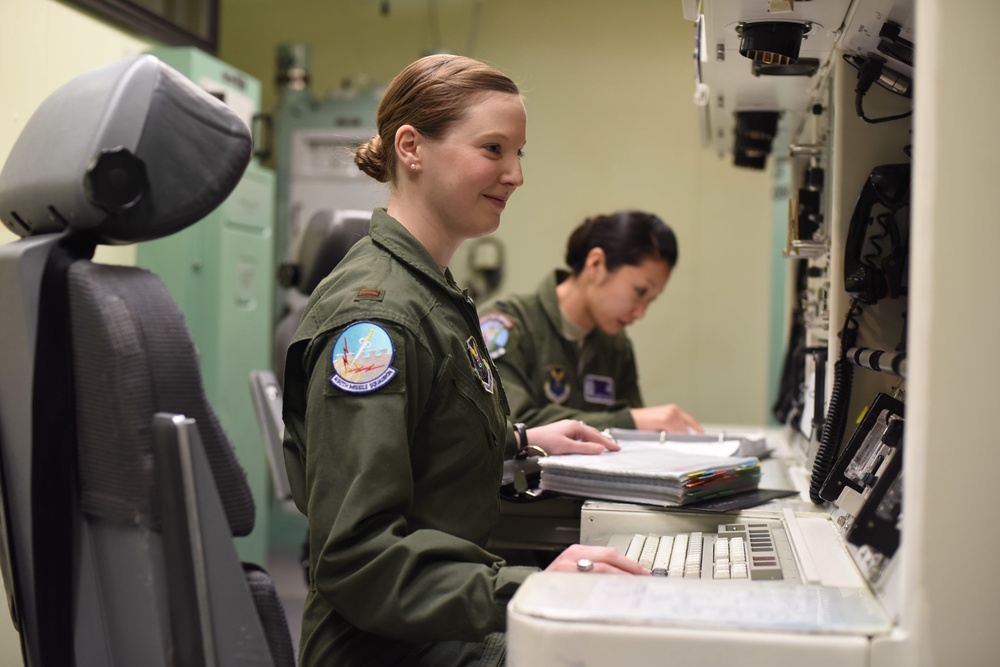 90 female missileers, B-52 aircrews make US Air Force history
