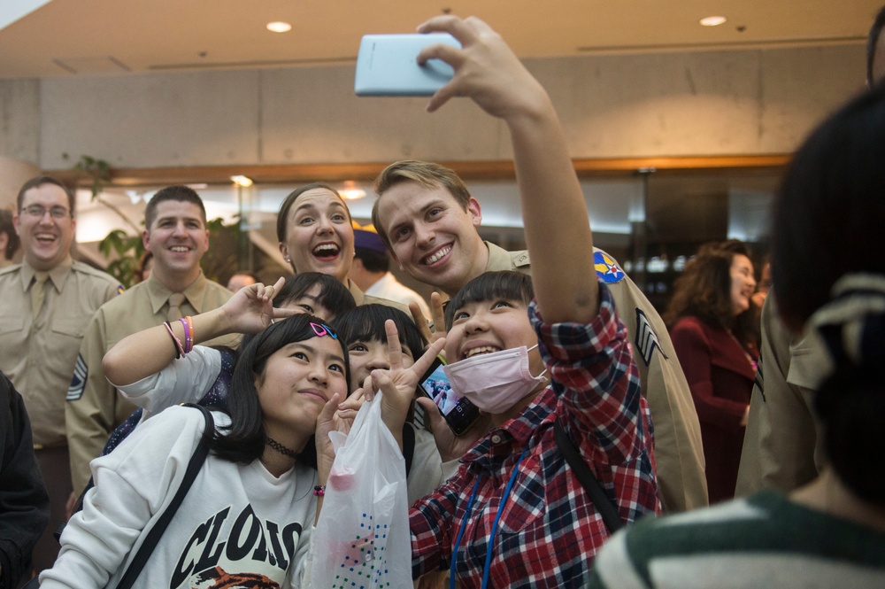 Okinawans enjoy bigband jazz from PACAF Band