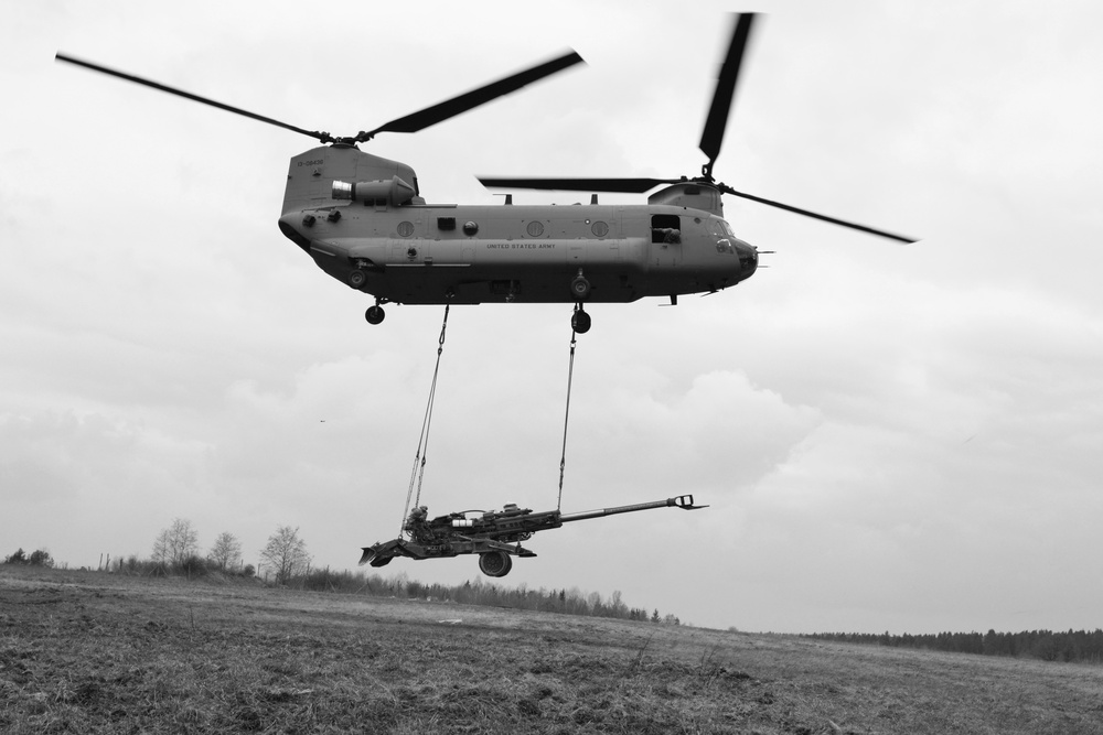 Field Artillery, 2CR, conducts sling load training with M777 Howitzers