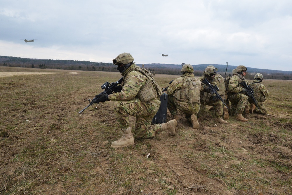 Field Artillery, 2CR, conducts sling load training with M777 Howitzers