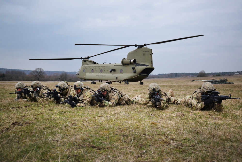 Field Artillery, 2CR, conducts sling load training with M777 Howitzers