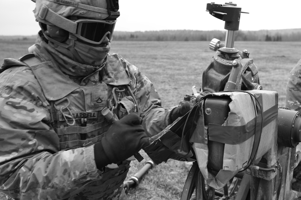 Field Artillery, 2CR, conducts sling load training with M777 Howitzers