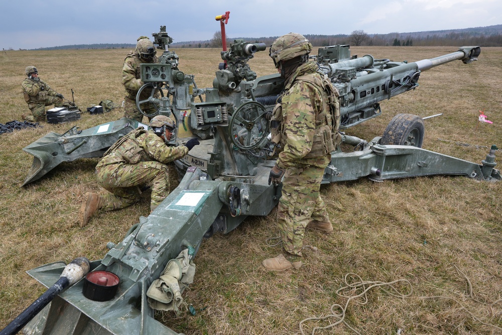 Field Artillery, 2CR, conducts sling load training with M777 Howitzers