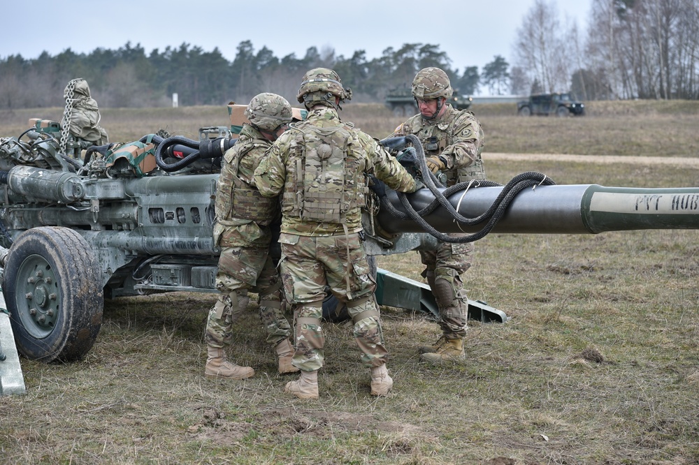 Field Artillery, 2CR, conducts sling load training with M777 Howitzers