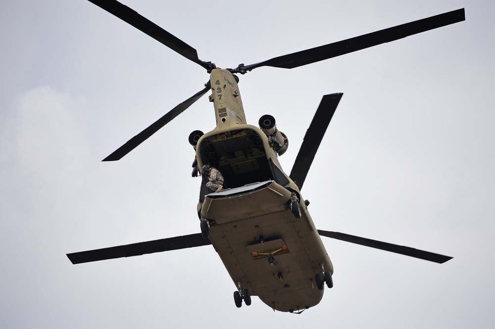 Field Artillery, 2CR, conducts sling load training with M777 Howitzers