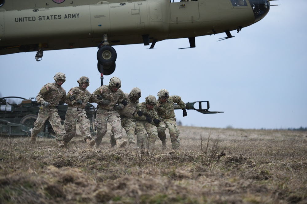 Field Artillery, 2CR, conducts sling load training with M777 Howitzers