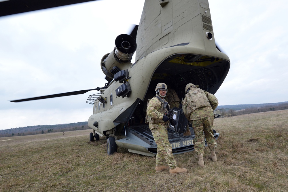 Field Artillery, 2CR, conducts sling load training with M777 Howitzers