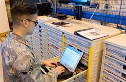 C-17 maintainers going paperless