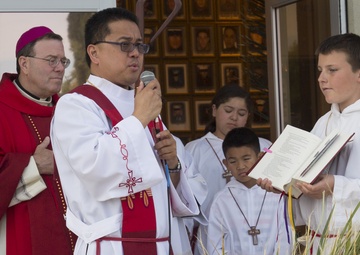 Bishop Buckon visits Combat Center