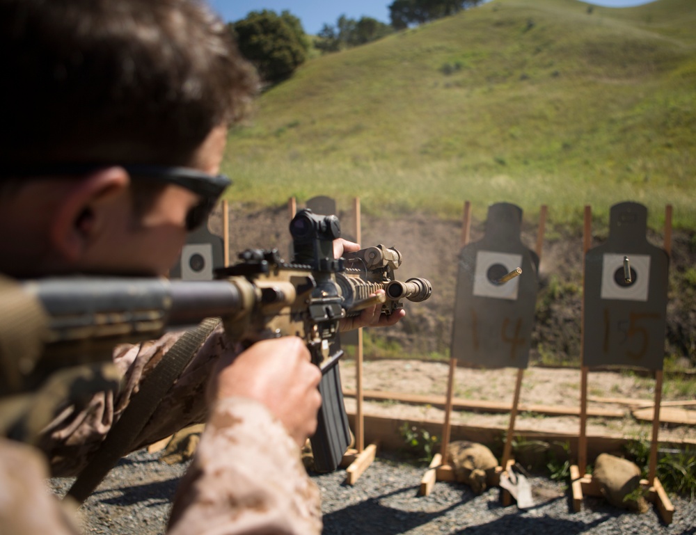 Recon Marines Conduct Shooting Package to Prepare For The 11th MEU