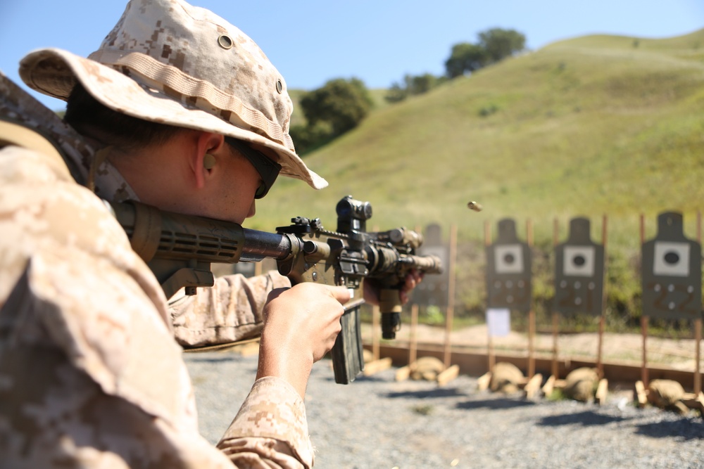 Recon Marines Conduct Shooting Package to Prepare For The 11th MEU