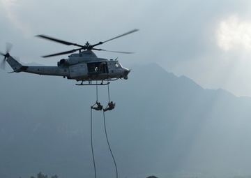 ‘Raiders’ conducts helo training with Air Force, Marine Corps counterparts