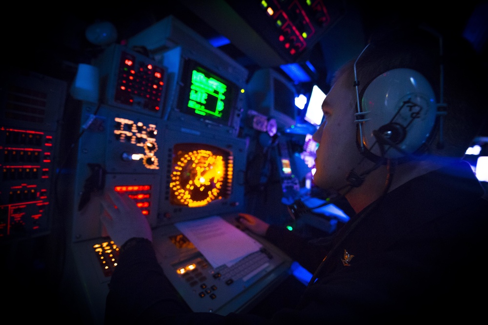 USS Monterey (CG 61) CIC