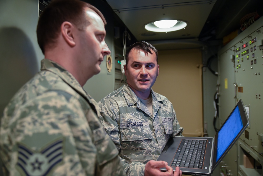 WYANG Radar Maintainers Train to keep proficiency