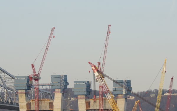 Coast Guard oversees tug Specialist hoist near Tappan Zee Bridge