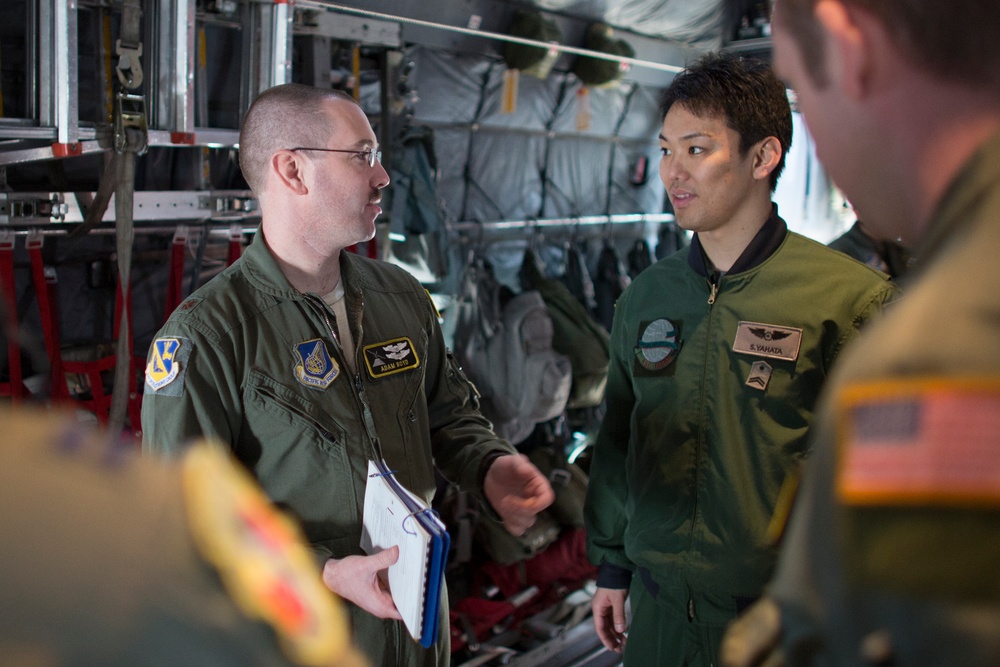 NCO exhange: JASDF Airmen fly with Hercules