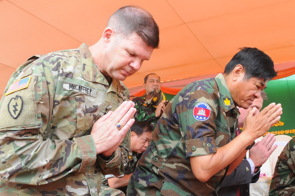 US, Cambodian forces close Angkor Sentinel 2016, celebrate strengthened partnership