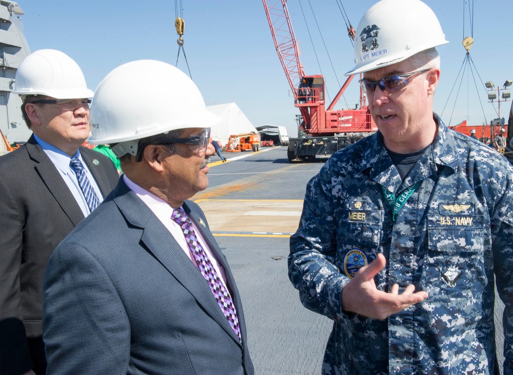 Newport News Mayor Tours CVN 78