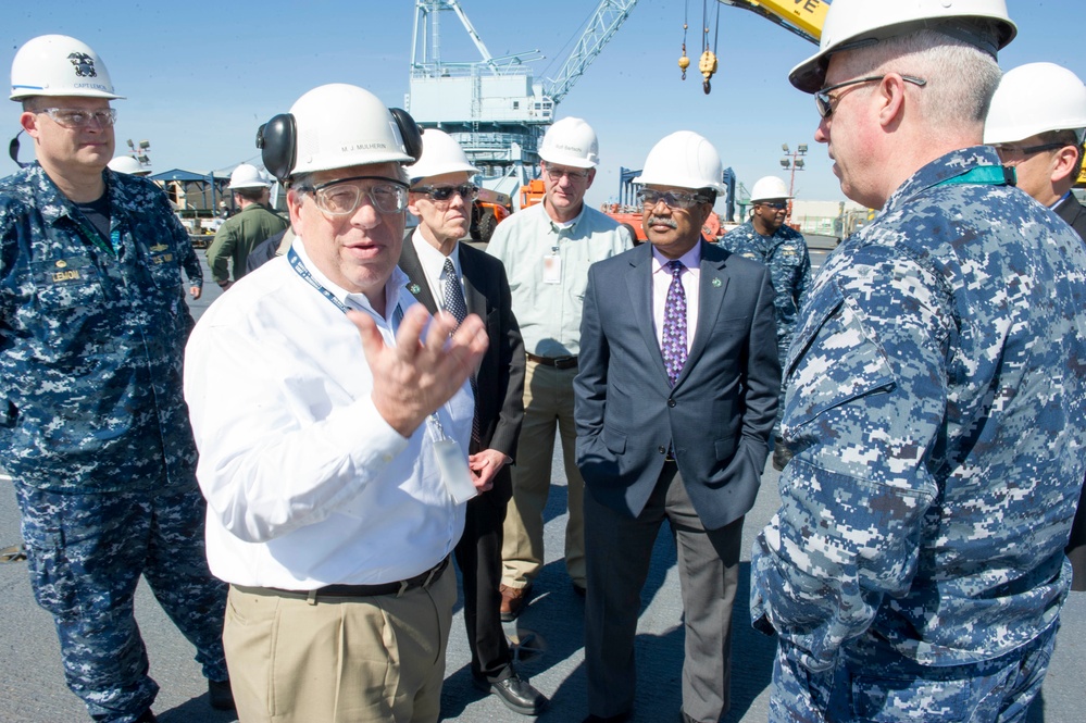 Newport News Mayor Tours CVN 78