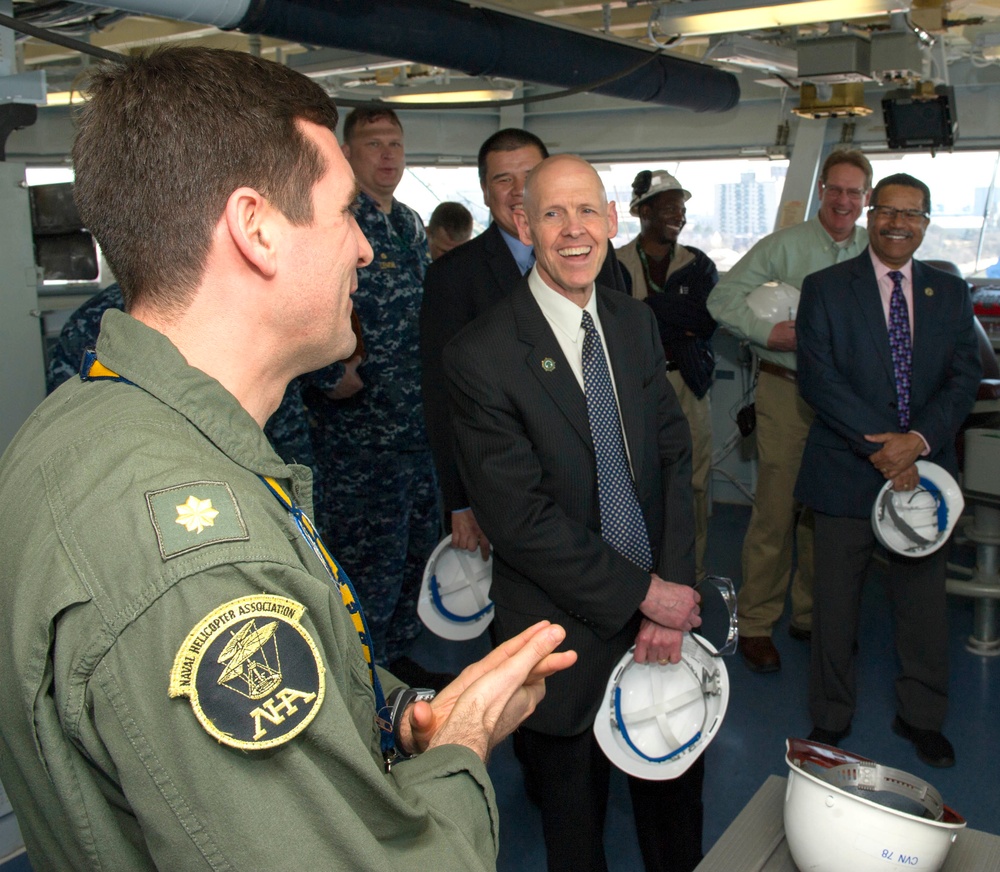 Newport News Mayor Tours CVN 78