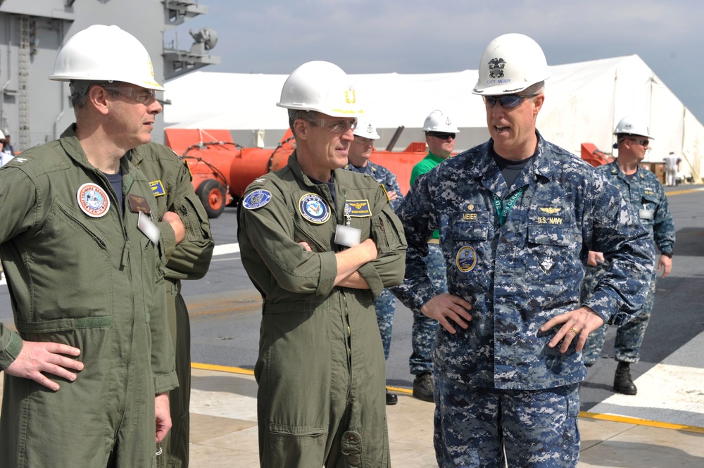 Fleet Forces and carrier commanding officers tour CVN 78