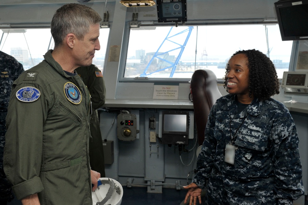 Fleet Forces and carrier commanding officers tour CVN 78