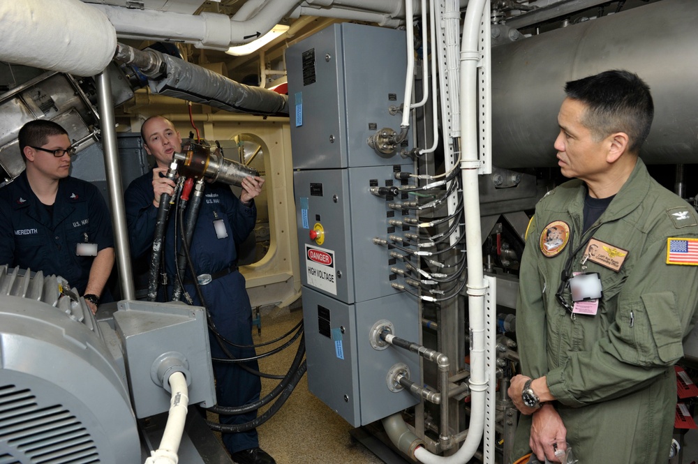 Fleet Forces and carrier commanding officers tour CVN 78