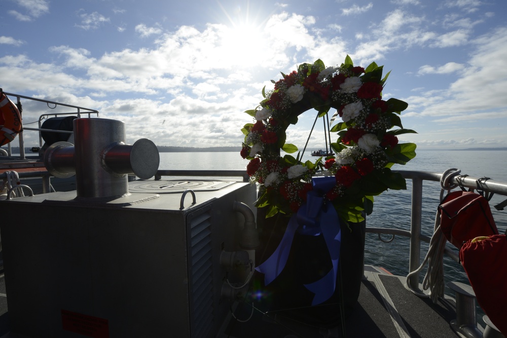 Petty Officer Gill wreath laying 2016