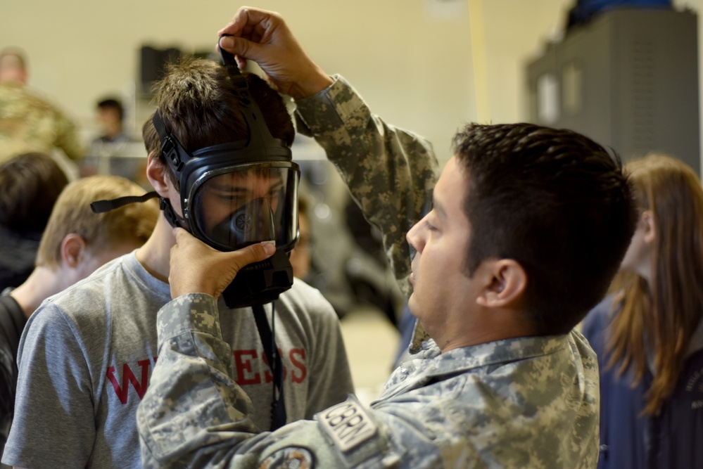 Texas Guardsmen host high school chemistry field trip