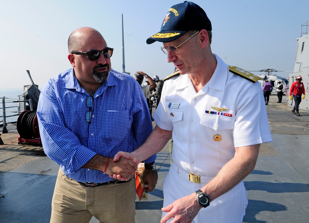 7th Fleet Commander Meets With U.S. Ambassador to Sri Lanka