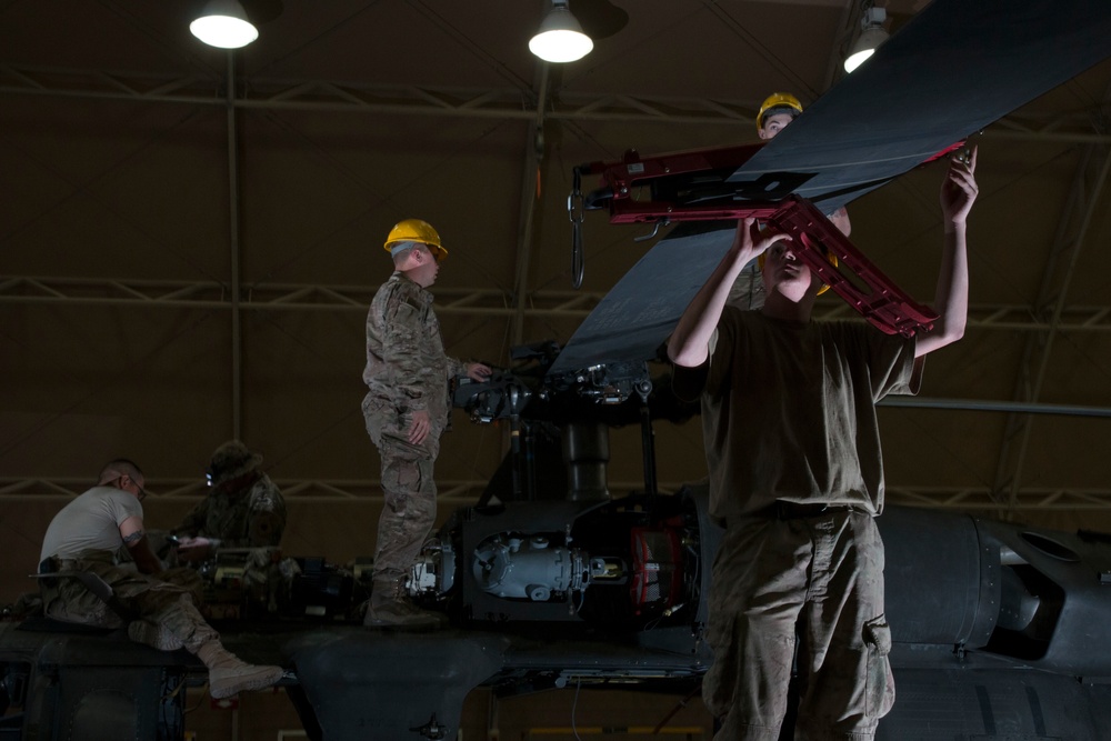 640th ASB Soldiers keep helicopters flying