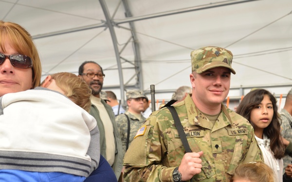 392nd Expeditionary Signal Battalion deploys approximately 300 communication soldiers to Middle East