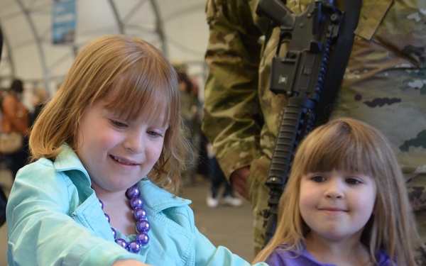 392nd Expeditionary Signal Battalion deploys approximately 300 communication soldiers to Middle East