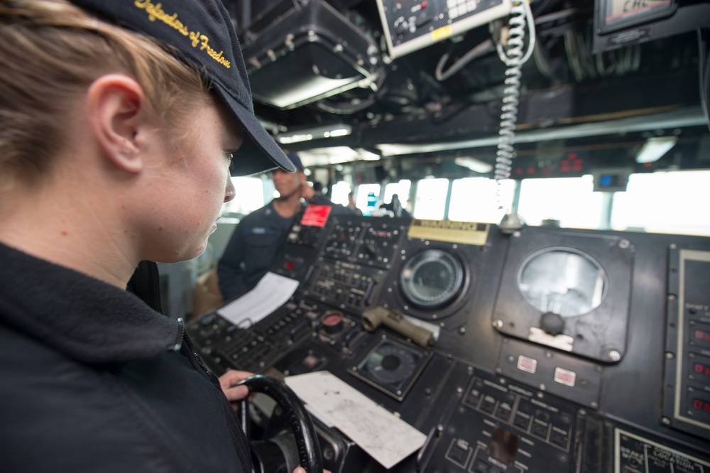 DVIDS - Images - USS Roosevelt (DDG 80) RAS [Image 10 of 13]