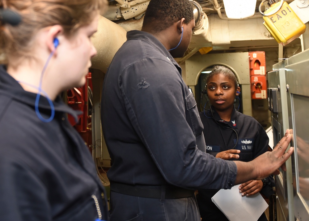 USS Roosevelt (DDG 80) Simulated Engineering Drill