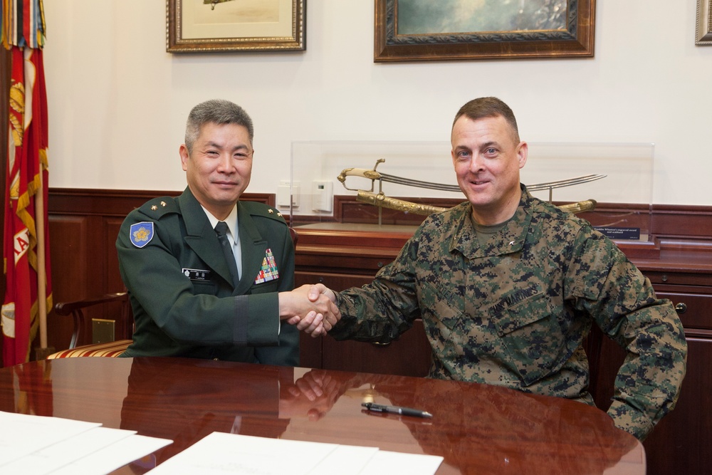 Japanese Ground Self-Defense Force and U.S. Marine Corps Sign Official &quot;Koa Dragon&quot; Documents