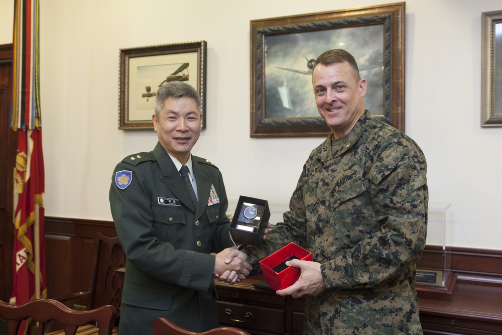 Japanese Ground Self-Defense Force and U.S. Marine Corps Sign Official &quot;Koa Dragon&quot; Documents