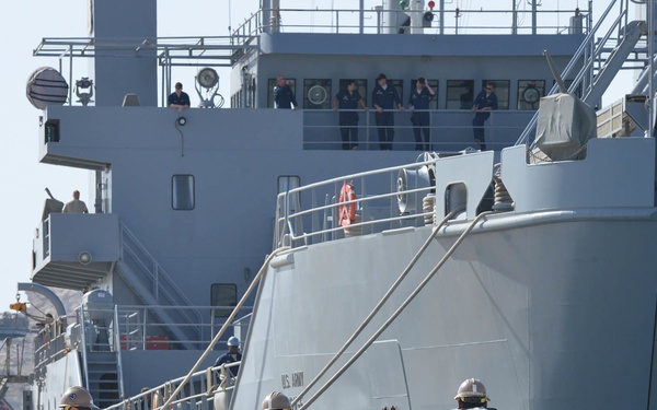 Joint Offload Exercise in U.S. 5th Fleet Area Of Operations