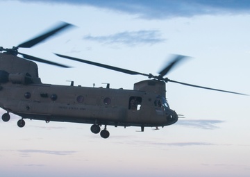 40th CAB Chinooks land aboard the USS Ponce