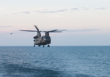 40th CAB Chinooks land aboard the USS Ponce