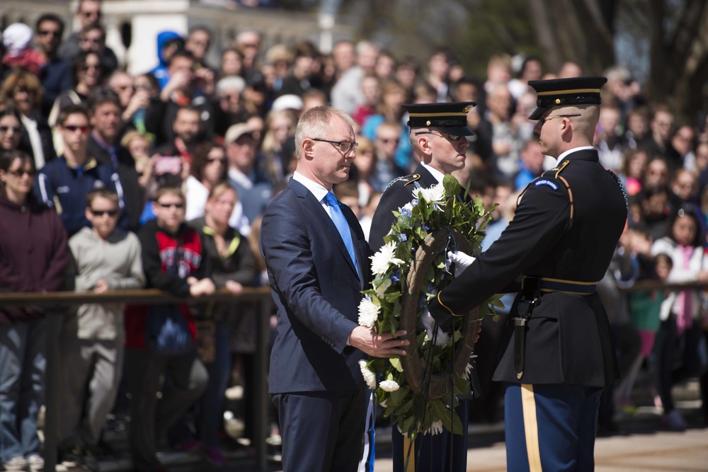 Republic of Estonia Minister of Defence lays a wreath at the Tomb of the Unknown Soldier in Arlington National Cemetery