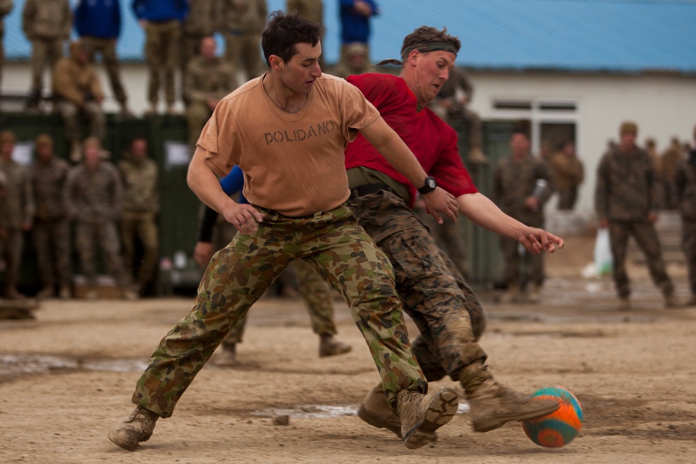 U.S. Marines and australian Soldiers participate in a field meet
