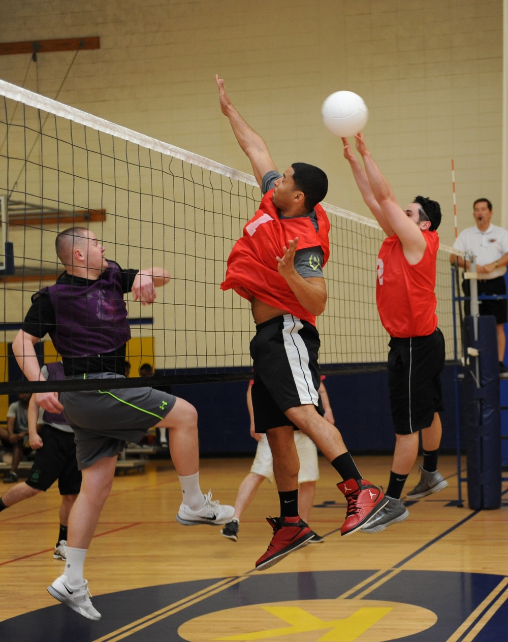 Intramural volleyball gets under way