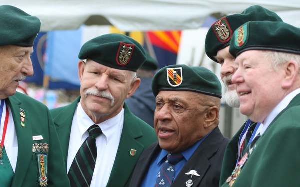 Beret flash changeover ceremony ties together past, present 5th Special Forces Group (Airborne) Soldiers